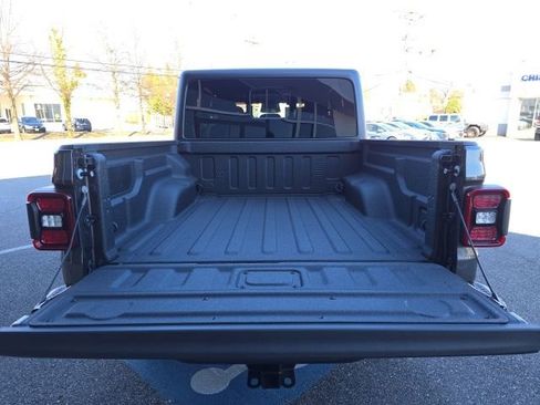 New 2026 Jeep Gladiator Sport image 38