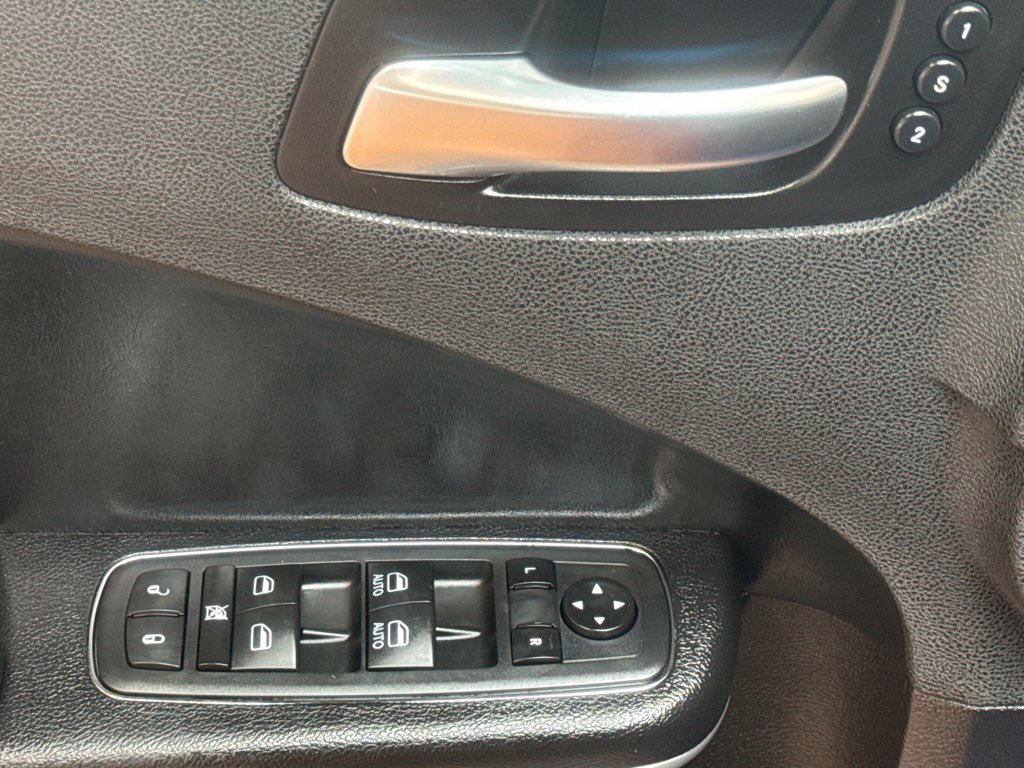 Used 2019 Dodge Charger SXT w/ Leather Interior Group RWD image 22