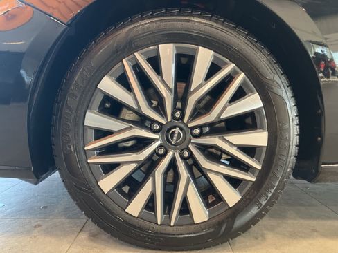 Used 2023 Nissan Altima 2.5 SV image 9