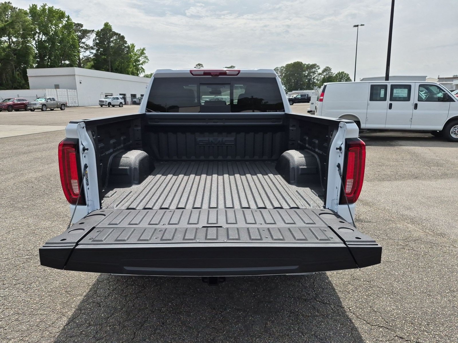 Certified 2026 GMC Sierra 1500 Denali w/ Denali Reserve Package AWD/4WD image 27