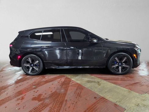 Used 2025 BMW iX xDrive50 AWD/4WD image 2