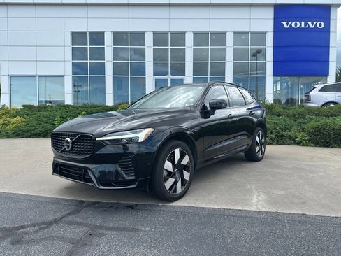 Used 2025 Volvo XC60 T8 Plus w/ Protection Package Premier AWD/4WD image 31