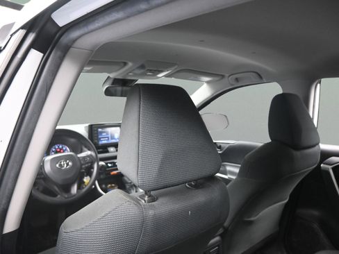 Certified 2022 Toyota RAV4 LE FWD image 37