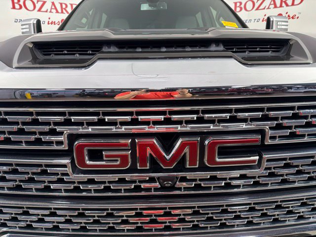 Used 2022 GMC Sierra 3500 Denali AWD/4WD image 4