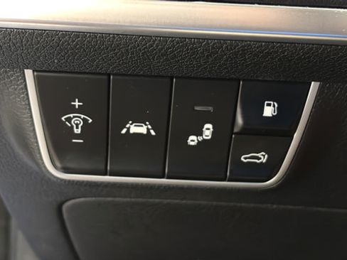 Used 2018 Kia Stinger GT2 AWD/4WD image 25