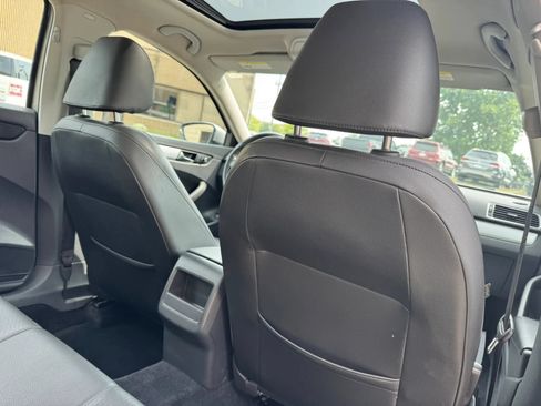 Used 2012 Volkswagen Passat 2.5 SE FWD image 29