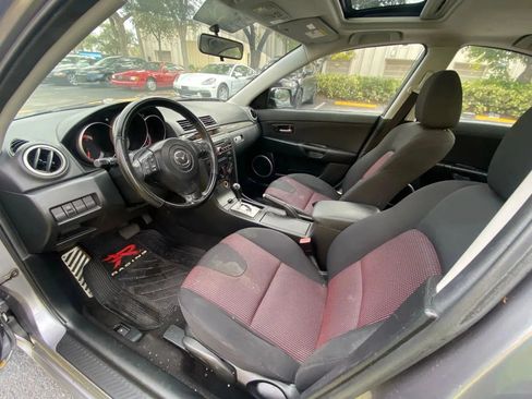 Used 2005 MAZDA MAZDA3 s w/ Moonroof & 6-CD Pkg FWD image 16