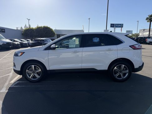 Certified 2023 Ford Edge SEL w/ Convenience Package AWD/4WD image 4