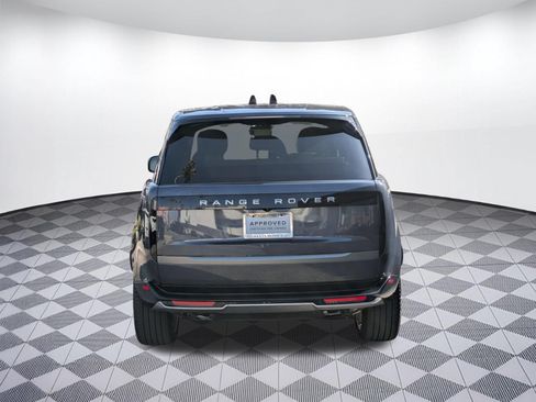 Used 2025 Land Rover Range Rover SE AWD/4WD image 4