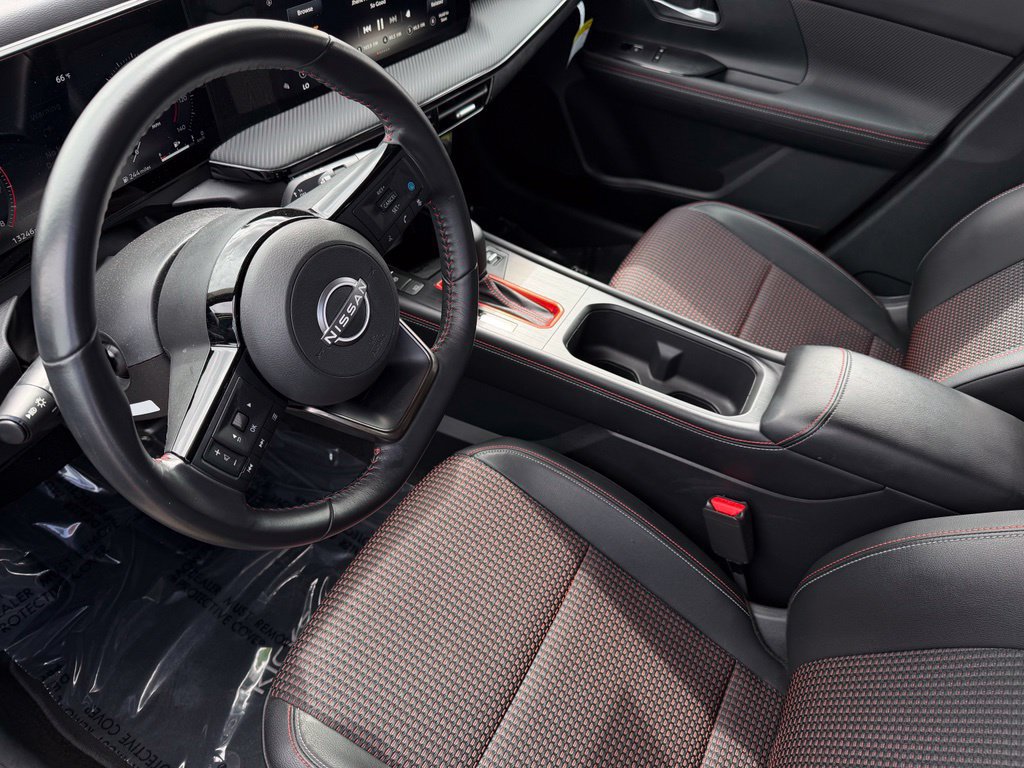 Certified 2025 Nissan Kicks SR FWD image 18