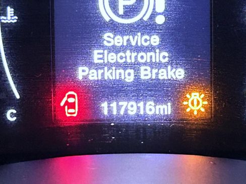 Used 2018 Jeep Renegade Altitude AWD/4WD image 11