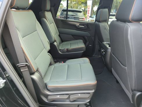Used 2025 GMC Yukon AT4 w/ AT4 Premium Package AWD/4WD image 35
