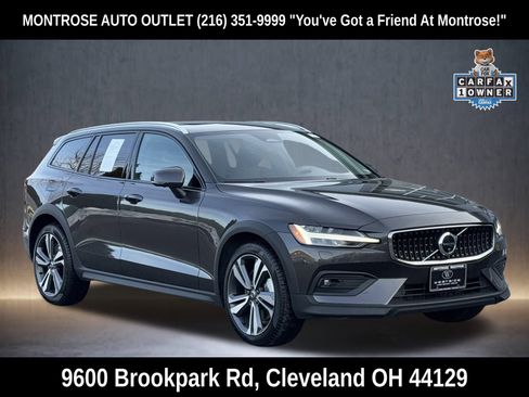 Certified 2025 Volvo V60 B5 Cross Country Plus image 55