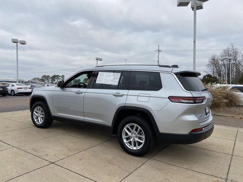 Used 2023 Jeep Grand Cherokee L Laredo image 7