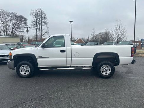 Used 2006 GMC Sierra 2500 W/T w/ Heavy-Duty Power Package image 8