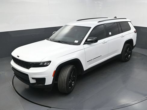 Used 2023 Jeep Grand Cherokee L Laredo AWD/4WD image 36