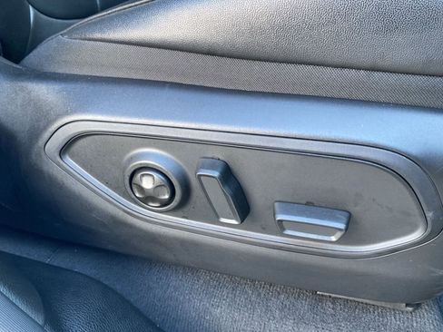 Used 2023 Jeep Grand Cherokee Limited w/ Black Appearance Package image 10