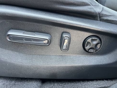 Used 2018 Honda CR-V EX image 11