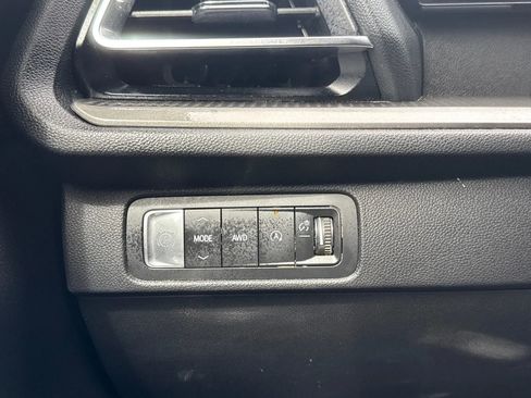 Used 2024 Chevrolet Traverse LT AWD/4WD image 20