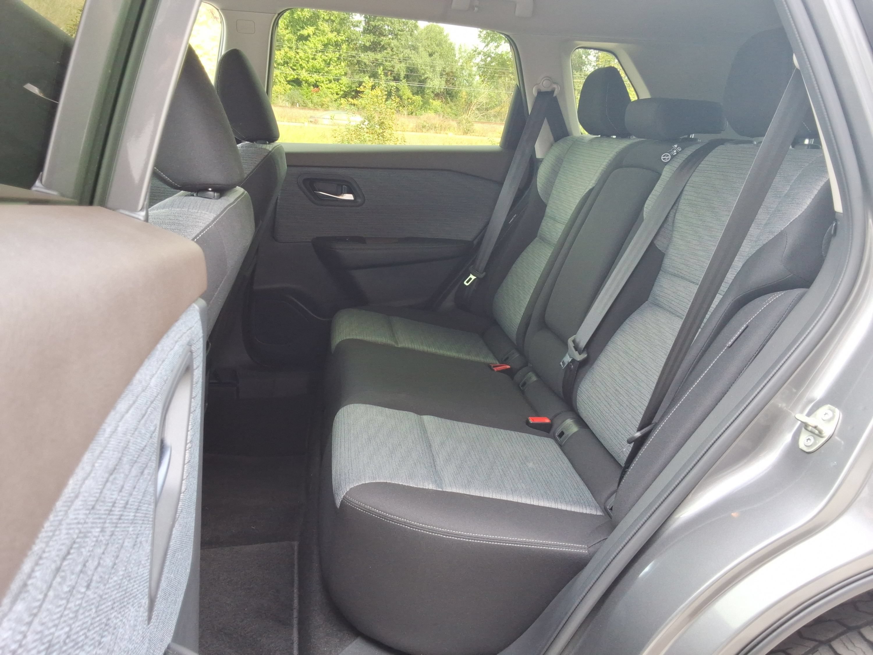 Used 2023 Nissan Rogue SV AWD/4WD image 21