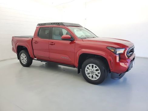 Used 2024 Toyota Tacoma SR5 w/ SR5 Upgrade Package image 4