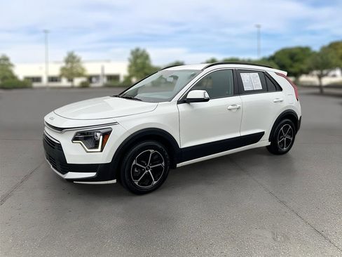 Certified 2024 Kia Niro EX image 31