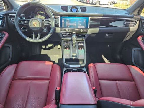 Used 2024 Porsche Macan image 18