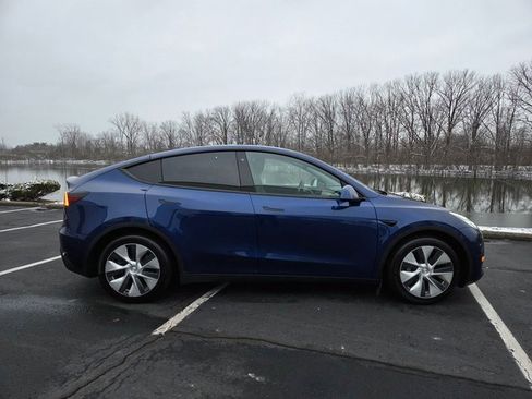 Used 2020 Tesla Model Y Long Range image 6