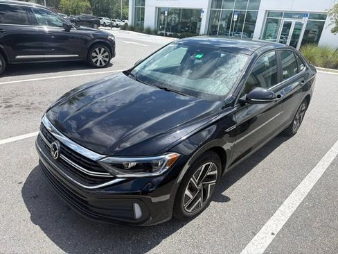 Used 2024 Volkswagen Jetta SEL FWD image 2