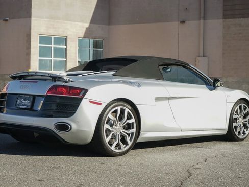 Used 2011 Audi R8 V10 image 8