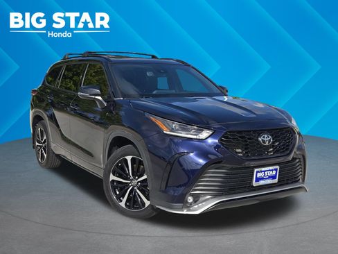 Used 2022 Toyota Highlander XSE AWD/4WD image 1