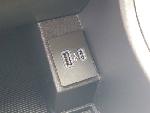 Certified 2024 Ford Edge SE image 24