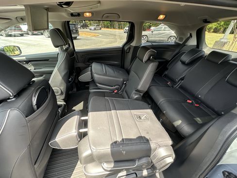 Used 2024 Honda Odyssey Elite image 9