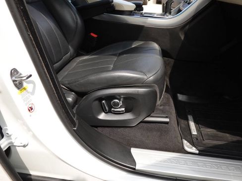 Used 2017 Land Rover Range Rover Sport HSE image 21