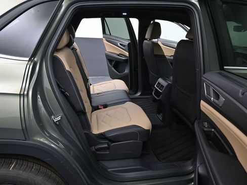 New 2026 Volkswagen Atlas Cross Sport SE AWD/4WD image 13