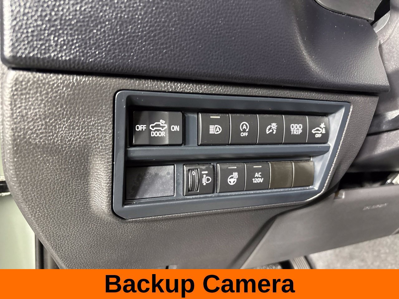 Used 2025 Toyota Tundra SR5 w/ SR5 Premium Package AWD/4WD image 11