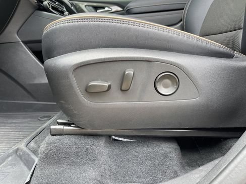 Used 2025 Chevrolet Traverse High Country w/ LPO, Floor Liner Package AWD/4WD image 17