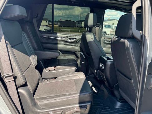Used 2023 GMC Yukon Denali RWD image 13