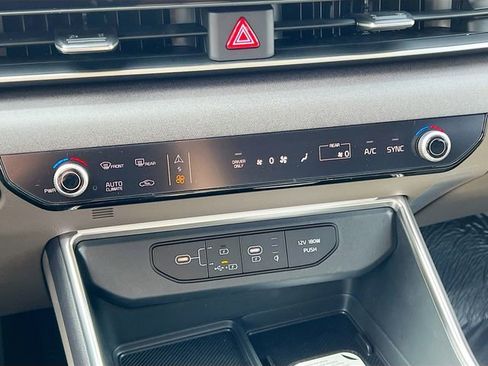 New 2026 Kia Carnival EX image 16