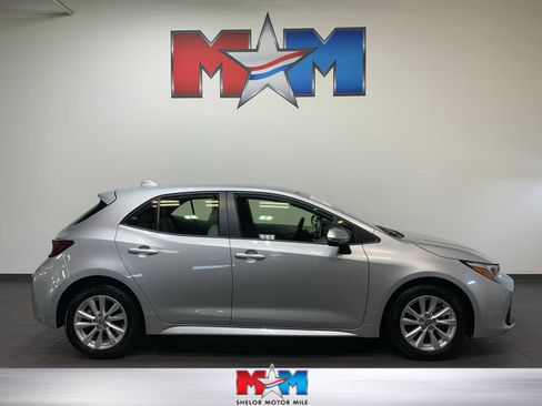 Certified 2024 Toyota Corolla SE w/ SE Package image 1