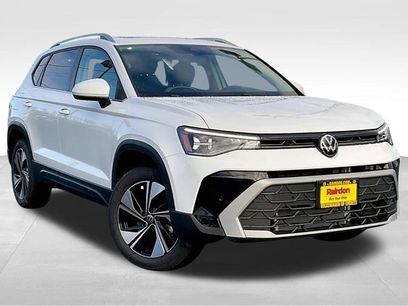 New 2025 Volkswagen Taos SE