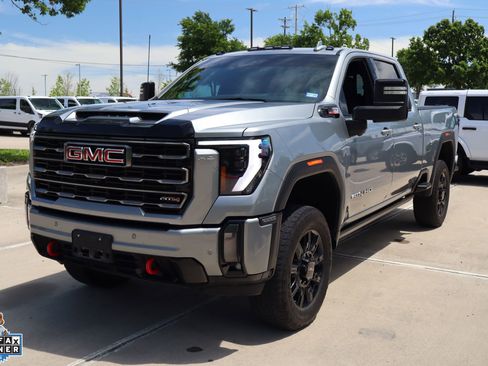 Used 2024 GMC Sierra 2500 AT4 w/ AT4 Premium Plus Package AWD/4WD image 7