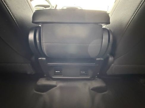 Used 2022 Chevrolet Silverado 1500 Custom image 18