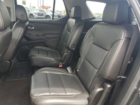 Used 2020 Chevrolet Traverse LT w/ LT Premium Package FWD image 14