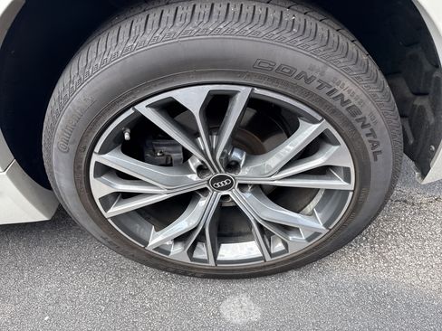 Used 2022 Audi Q8 Premium AWD/4WD image 11