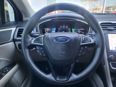 Used 2020 Ford Fusion SE image 24