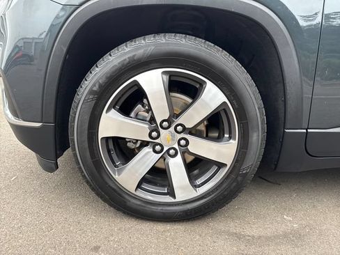 Used 2019 Chevrolet Traverse LT w/ LT Premium Package AWD/4WD image 28