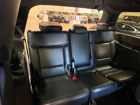 Used 2025 Ford Expedition Platinum w/ Stealth Appearance Package AWD/4WD image 28