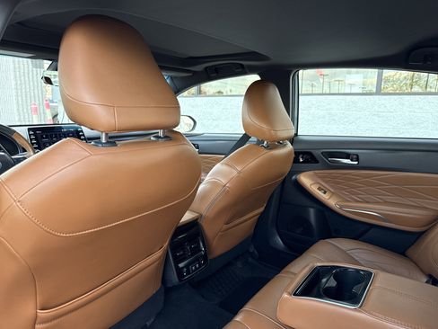 Used 2019 Toyota Avalon Limited w/ All Weather Liner Package image 33