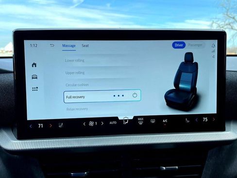 Used 2025 Ford Explorer Platinum image 45